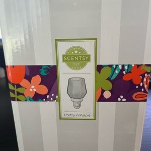 Pretty in purple warmer Scentsy